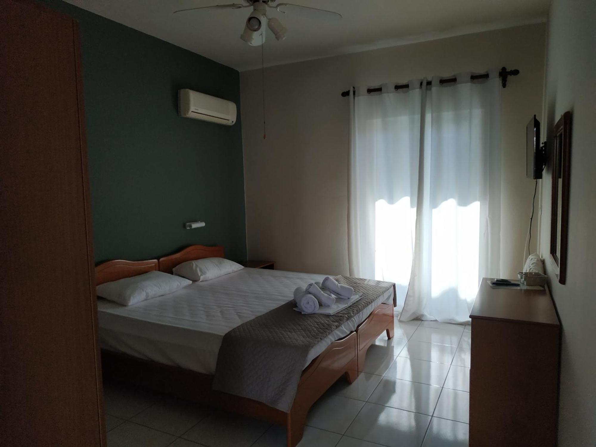 Apartments By Evita'S Resort Poros Town Exterior foto
