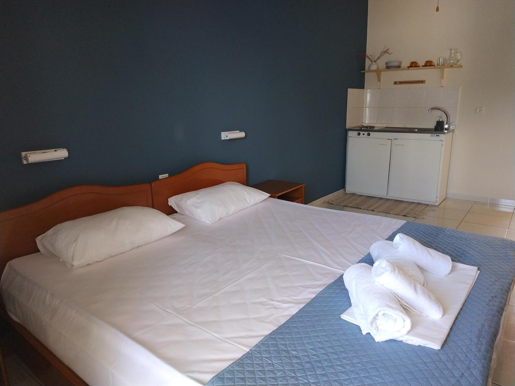 Apartments By Evita'S Resort Poros Town Exterior foto
